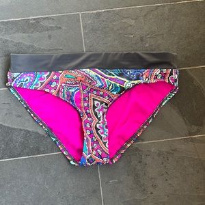 TITLE NINE Purple Pink Gray Paisley Bikini bottom M